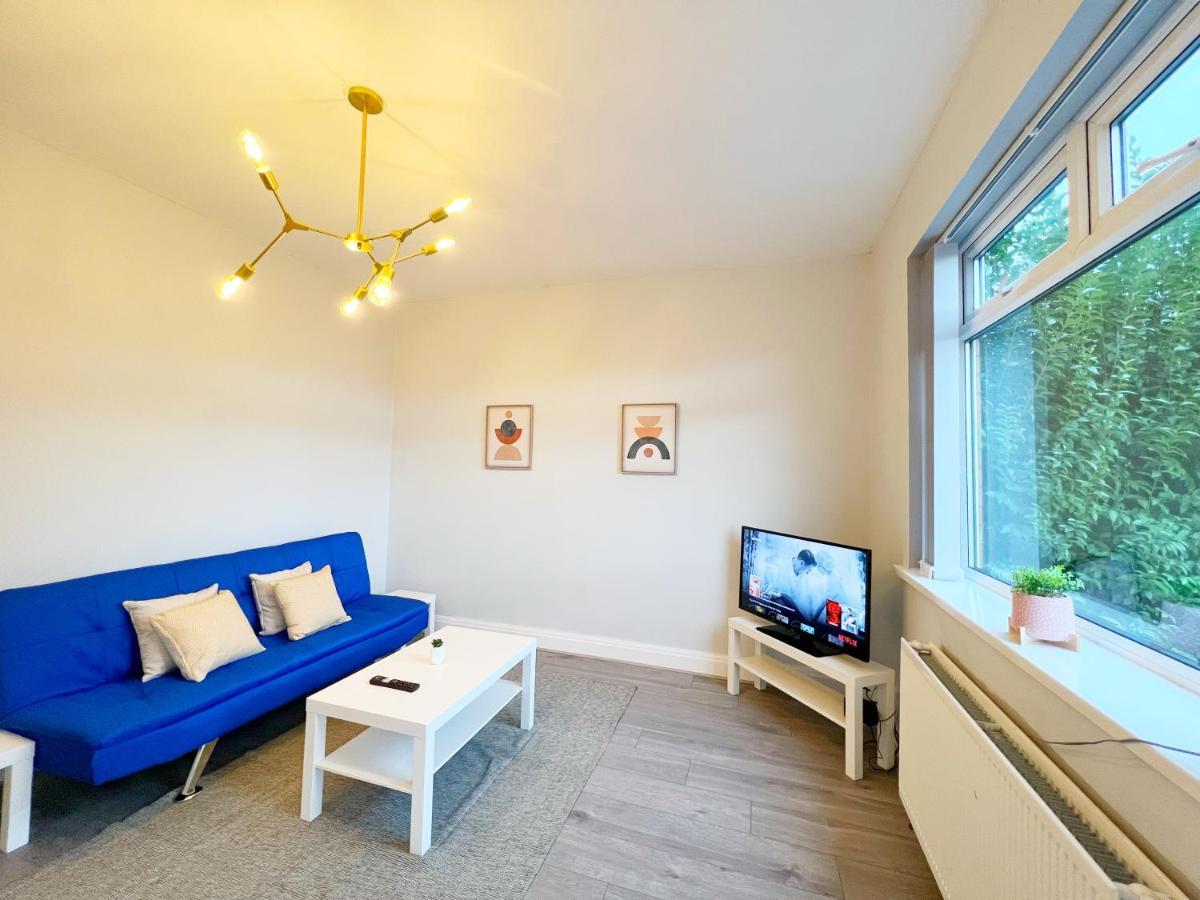 Cheerful 3 Bedroom Home With Netflix And Wi-Fi ミドルトン エクステリア 写真