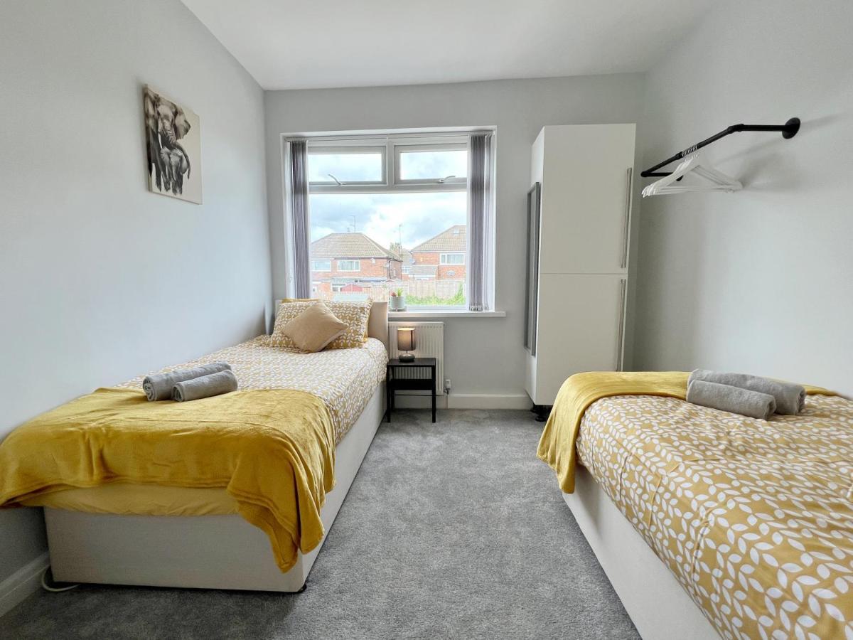 Cheerful 3 Bedroom Home With Netflix And Wi-Fi ミドルトン エクステリア 写真
